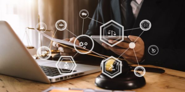 Blockchain : quelle valeur juridique pour les smart contracts ?