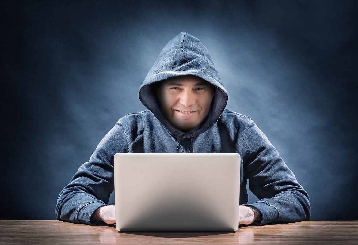 Montage photo de Craig Wright déguisé en hacker