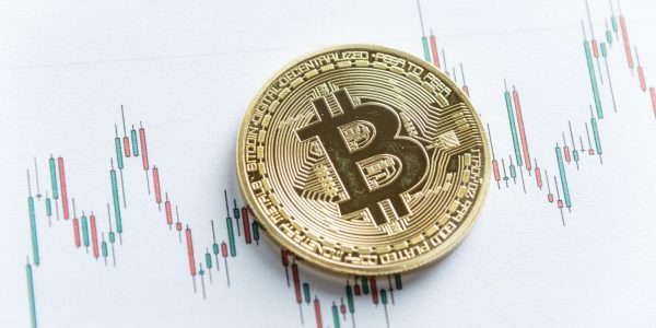 Le Bitcoin (BTC) consolide toujours, tandis que l'Ether et le LINK décollent
