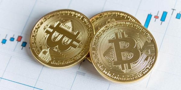 Le Bitcoin (BTC) consolide et rebondit jusqu'au niveau clé des 10 500$