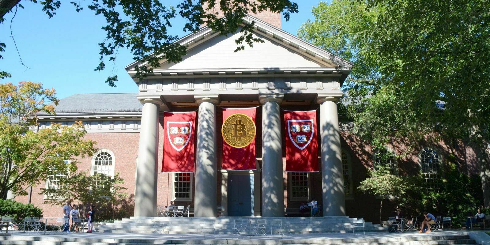 L’université de Harvard achète silencieusement du Bitcoin (BTC) depuis 1 an