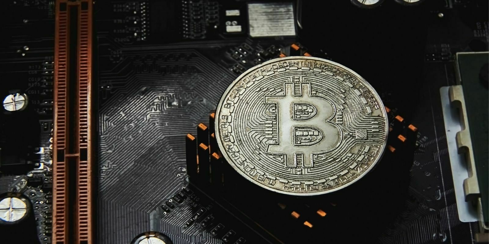 Un ancien mineur déplace 100 bitcoins (BTC) pour la première fois en 11 ans