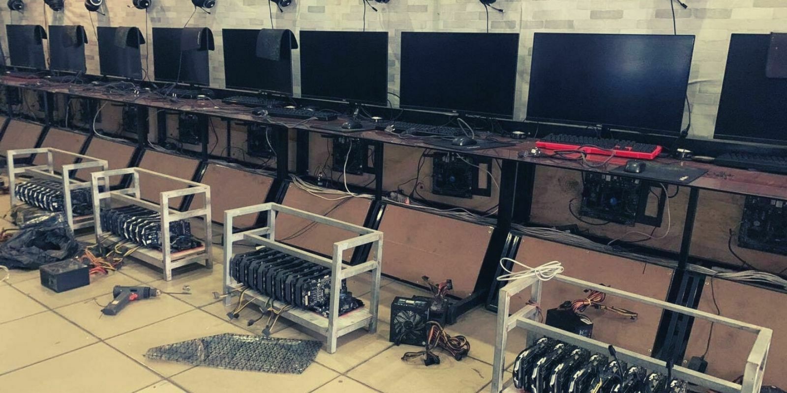 Faute d'activité, un cybercafé se transforme en ferme à ethers (ETH)