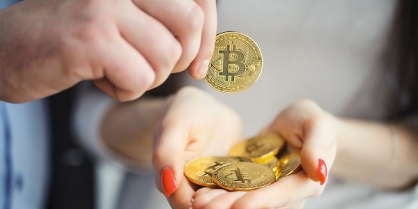Des traders achètent du Bitcoin à 6 100 $ suite à un bug, la plateforme demande un remboursement