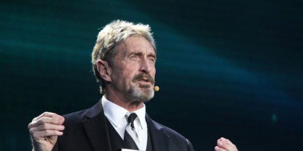 L’étau judiciaire se resserre autour de John McAfee