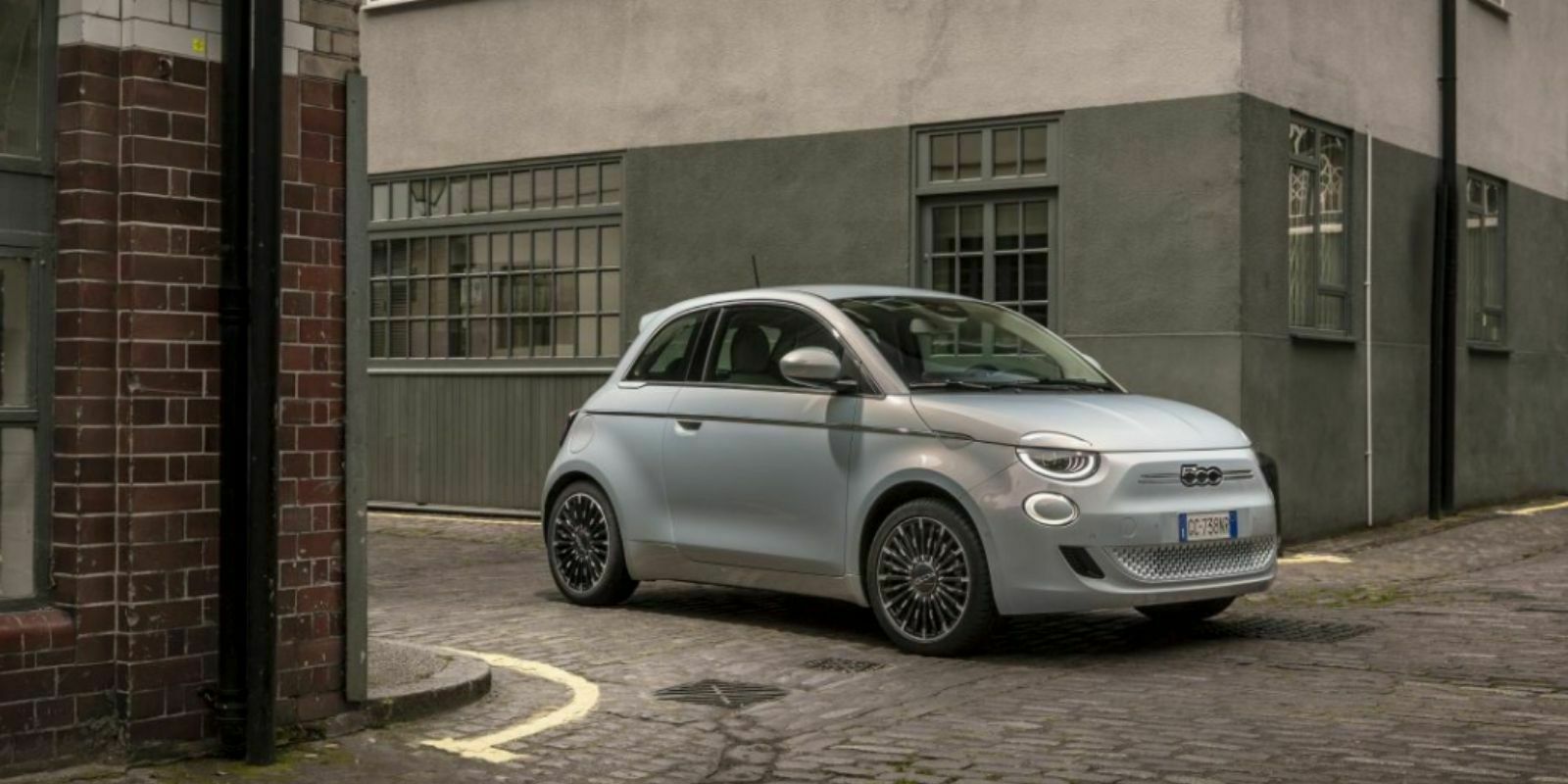 La Fiat 500 électrique vous paiera en cryptomonnaies pour votre conduite durable