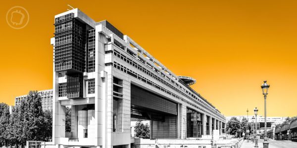 Moody's dégrade la note de la France en pleine crise politique