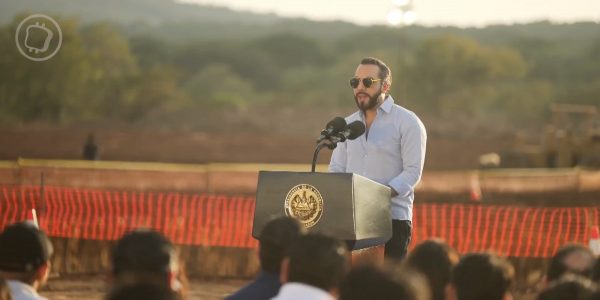 « Ça ne s’arrêtera pas » : Bukele défie le FMI sur les achats de Bitcoins