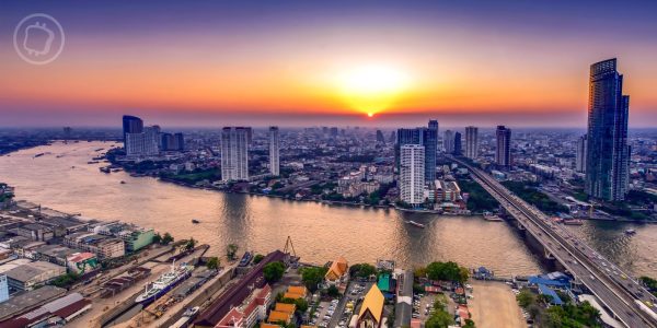 La Thaïlande gèle des millions de comptes bancaires de citoyens – Que se passe-t-il ?