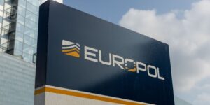 3,5 millions de dollars en cryptomonnaies gelées dans une vaste opération d’Europol contre des services proxy malveillants