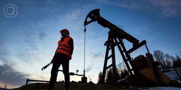 Le prix du pétrole bondit suite à des frappes sur des infrastructures énergétiques du Moyen-Orient